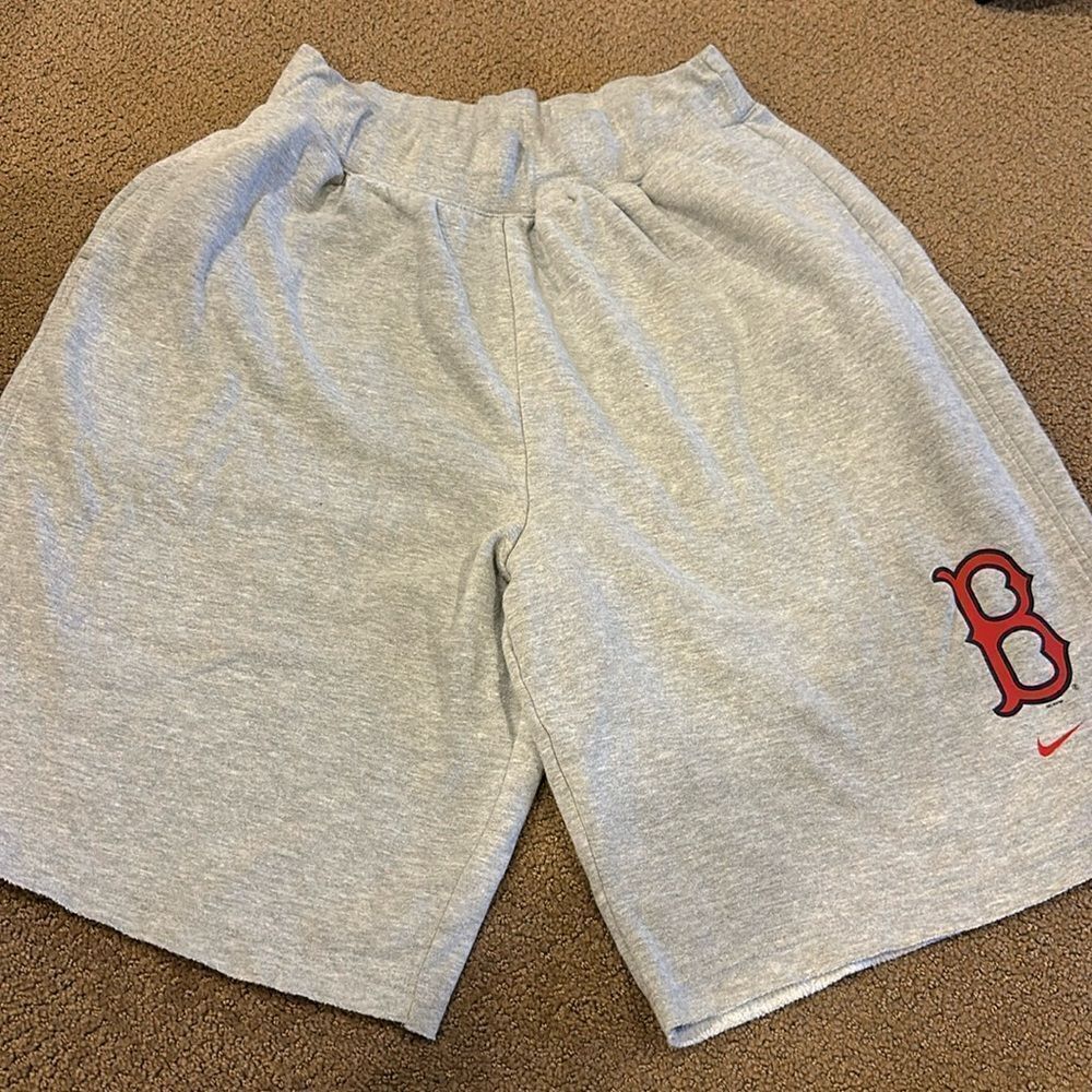 Nike Men’s Grey Boston Red Sox Sweat Shorts